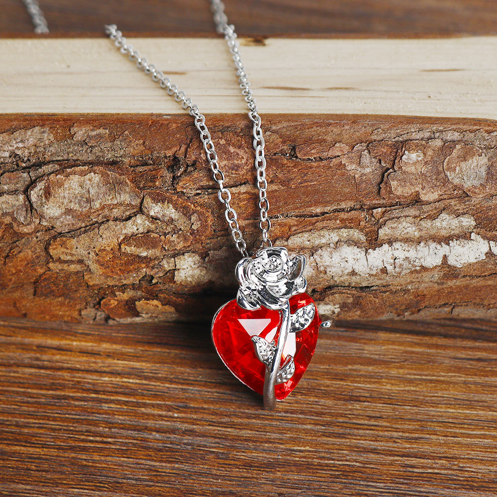 Colar com Pingente de Flor Ros - Crystal Choker Necklace avaliação e preço