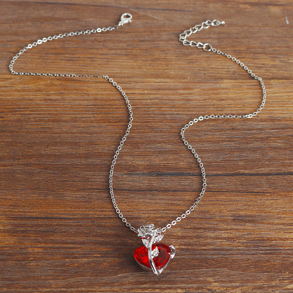 Colar com Pingente de Flor Ros - Crystal Choker Necklace avaliação e preço