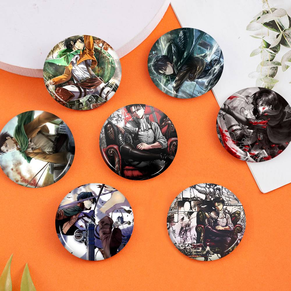 Broche Artesanal A-Attack On T - Levi Jewelry & Watches Inc avaliação e preço